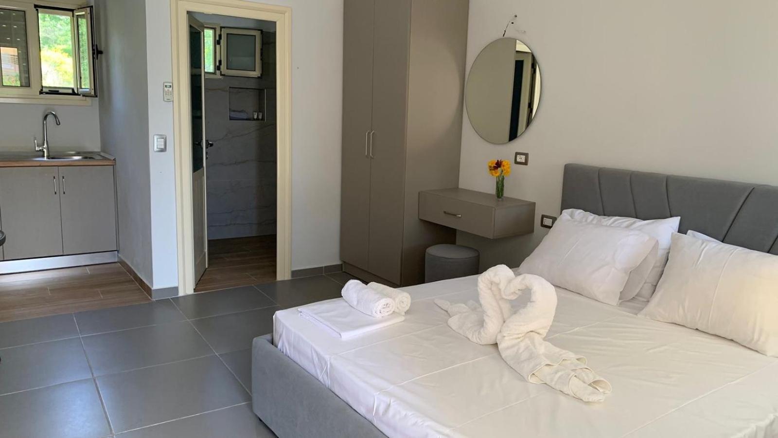 Hotel Vila Andi Zvernec Экстерьер фото
